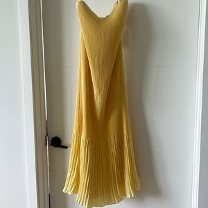 The A&F Giselle Pleat Release Midi Dress